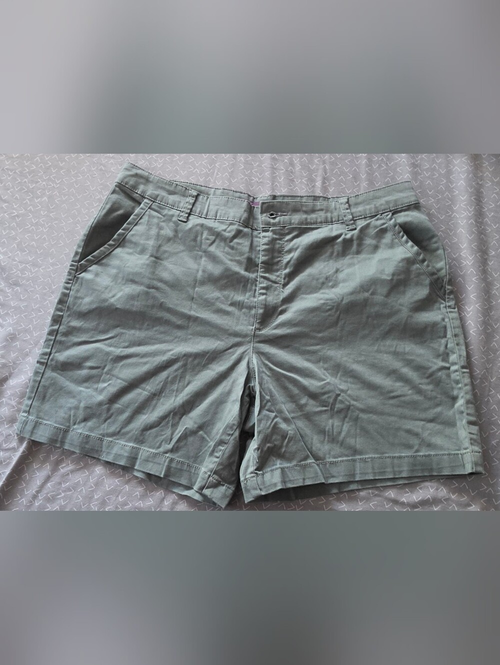 Gloria Vanderbilt Sage Green Flat-Front Women's Shorts